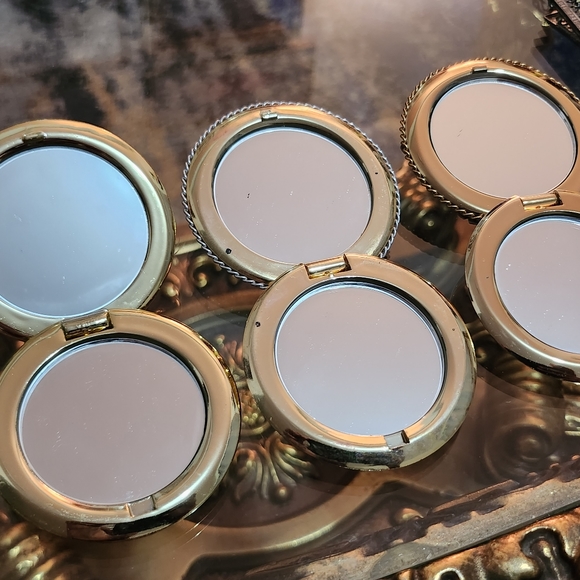 Rhinestone Compacts - Picture 6 of 6